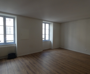 Location Appartement récent 3 pièces Thiers (63300) - Rue deLyon 